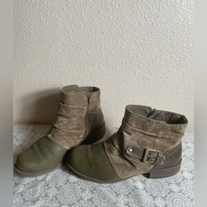 Earth Origins~Two-Toned Dark Olive/Brown~Leather~Ankle Boots~Side Zip~Size 10W
